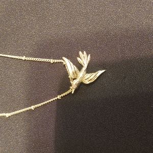Chloe+Isabel Gold bird necklace